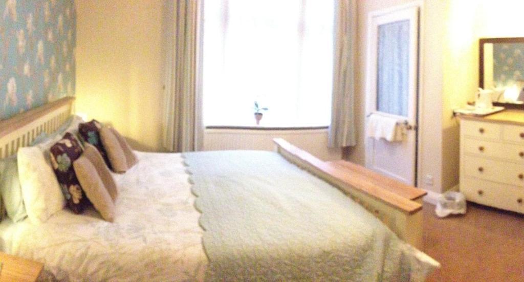 The Hollies Bed & Breakfast Fulford  Room photo